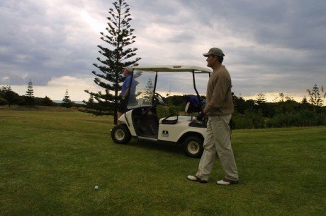 russell coutts golfing