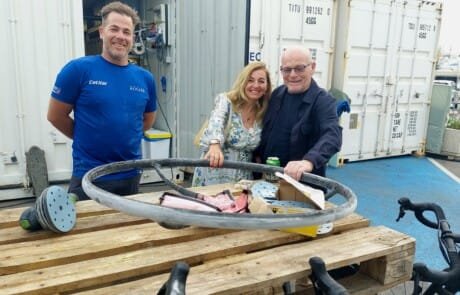 maria and andrea lacorte checking out matt laverty carbon job